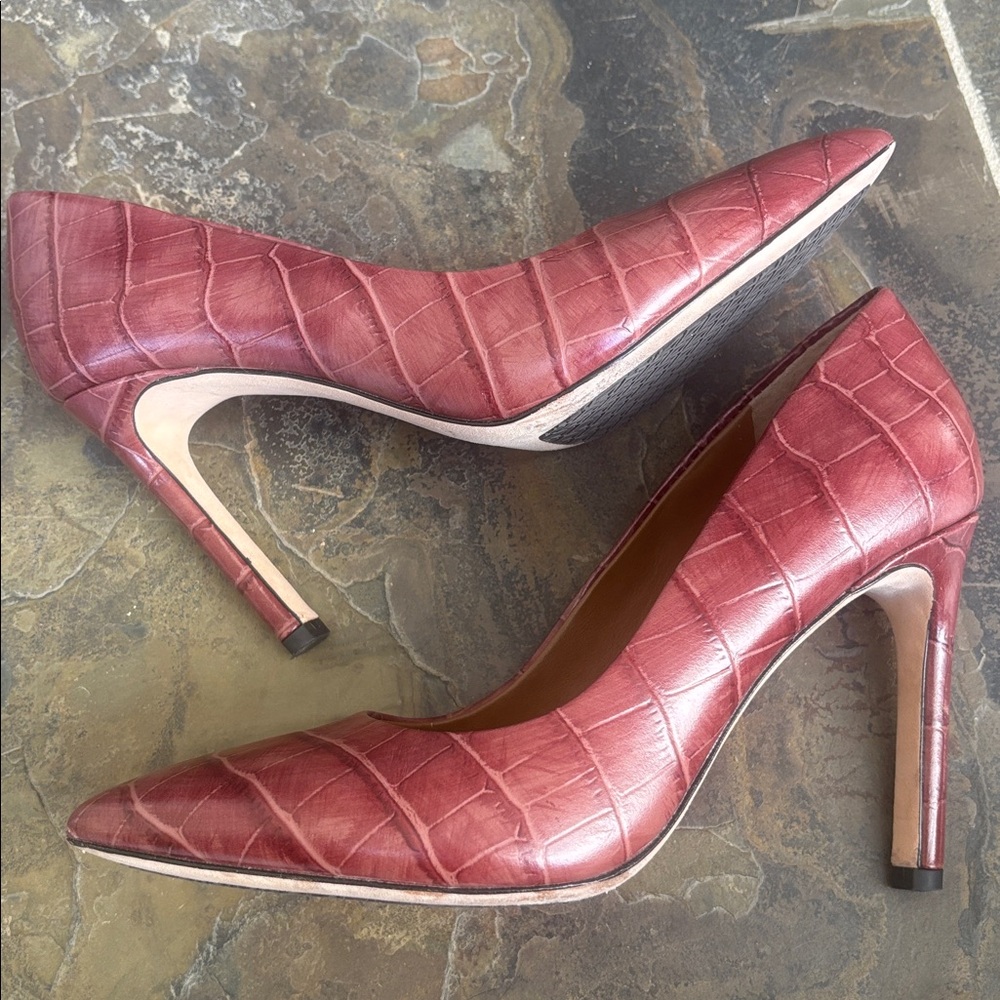 Donald Pliner Ruzana Pump - Picture 9 of 14